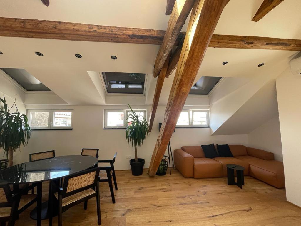 Split Rooftop Loft Экстерьер фото
