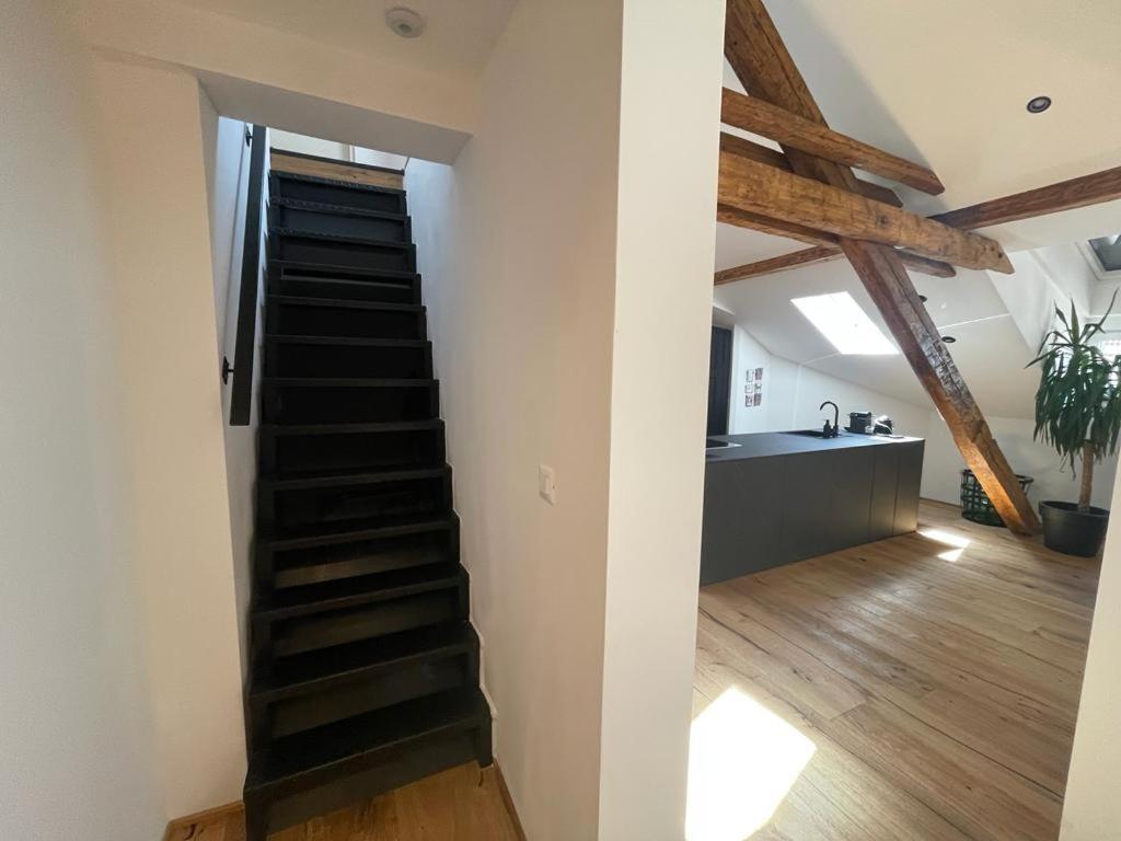 Split Rooftop Loft Экстерьер фото