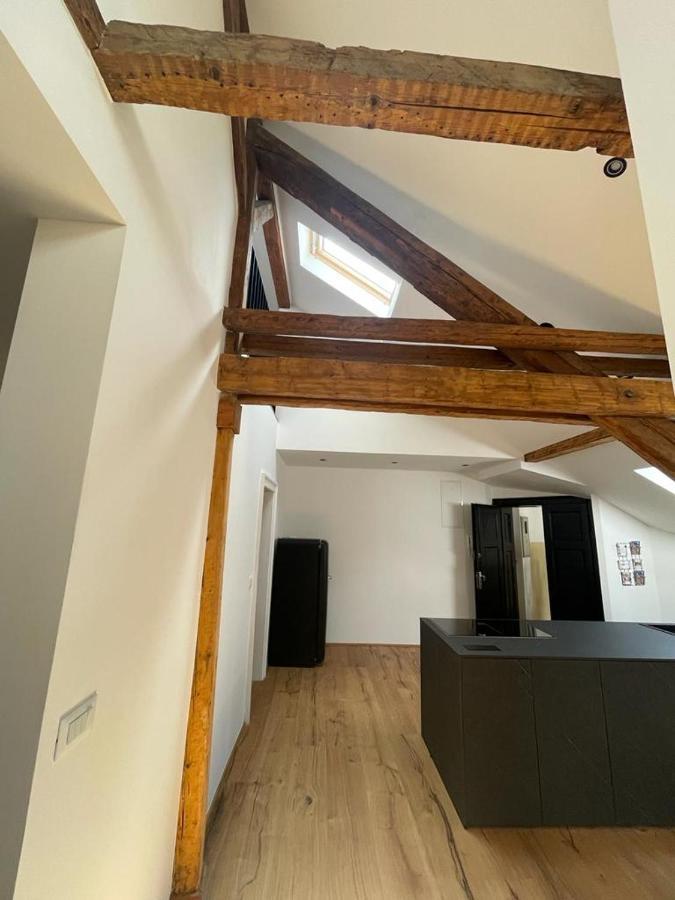 Split Rooftop Loft Экстерьер фото